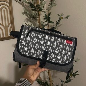 Lekebay portable changing station